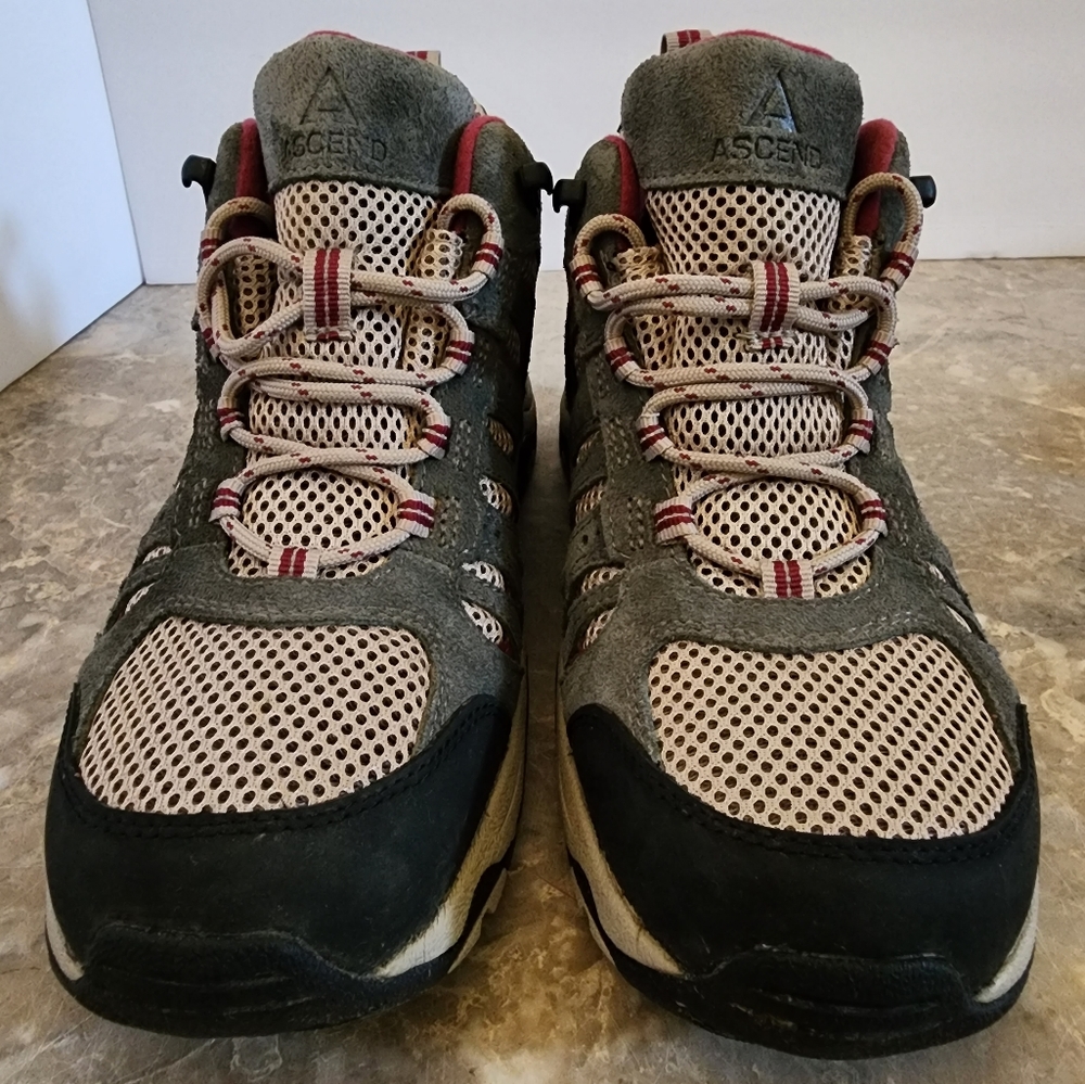 Ascend womens hiking boots size 8.5